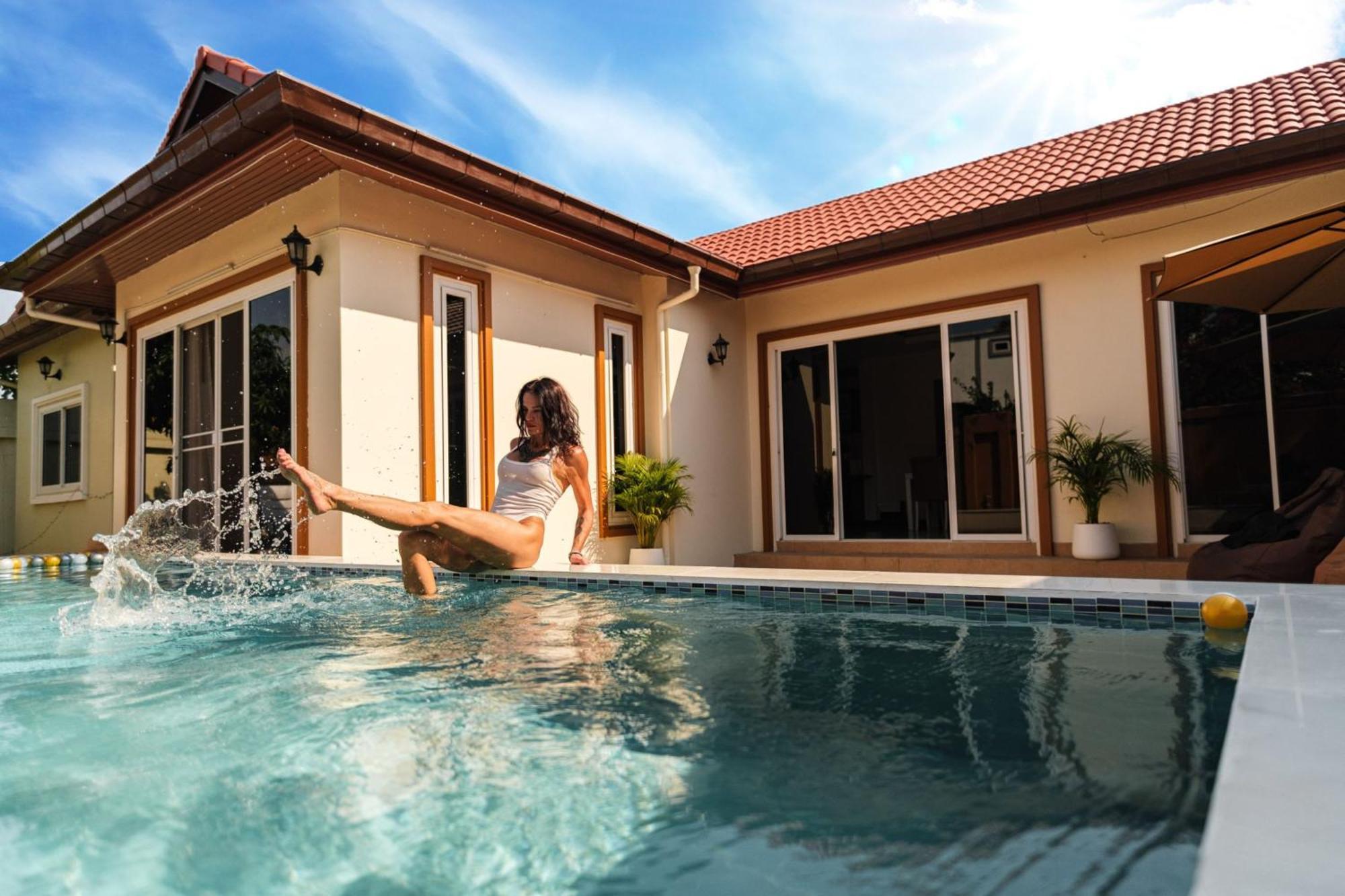 Villa Queen Massarossa Pool Pattaya-25